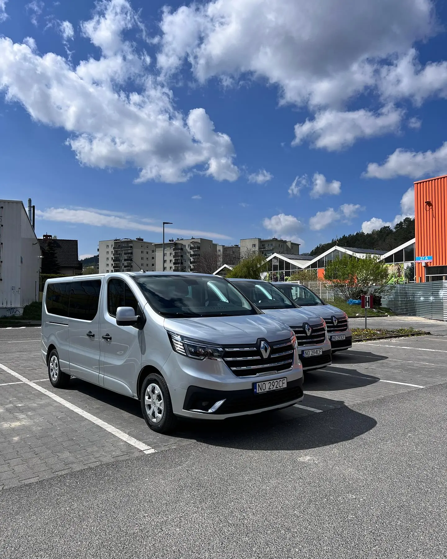 Bus Ryś Rent pod Łukiem Triumfalnym